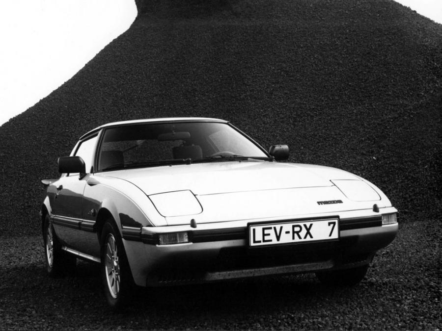  Mazda RX-7 (SA) 1981 года  (фото 9 из 10)